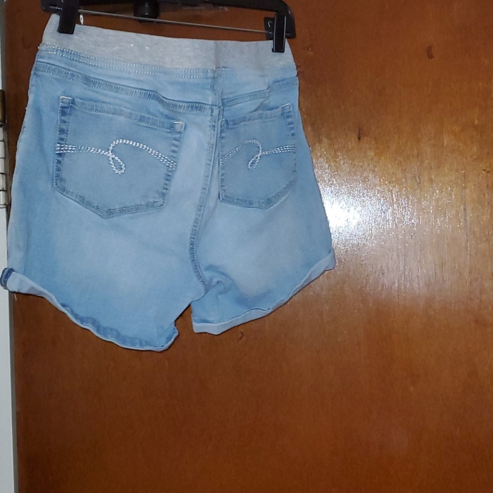 Short pant - Picture 2 of 3